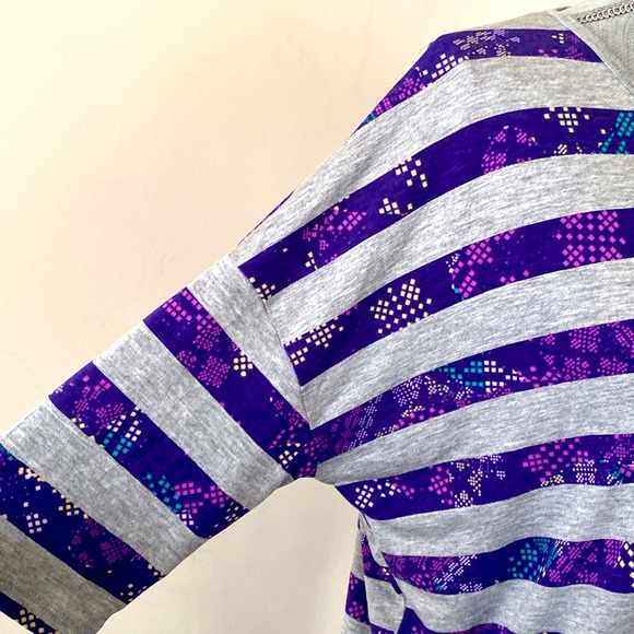 LuLaRoe “IRMA” HIGH-LOW TUNIC OVERSIZED TOP SIZE SMALL 🌟NWT🌟 - Picture 4 of 11